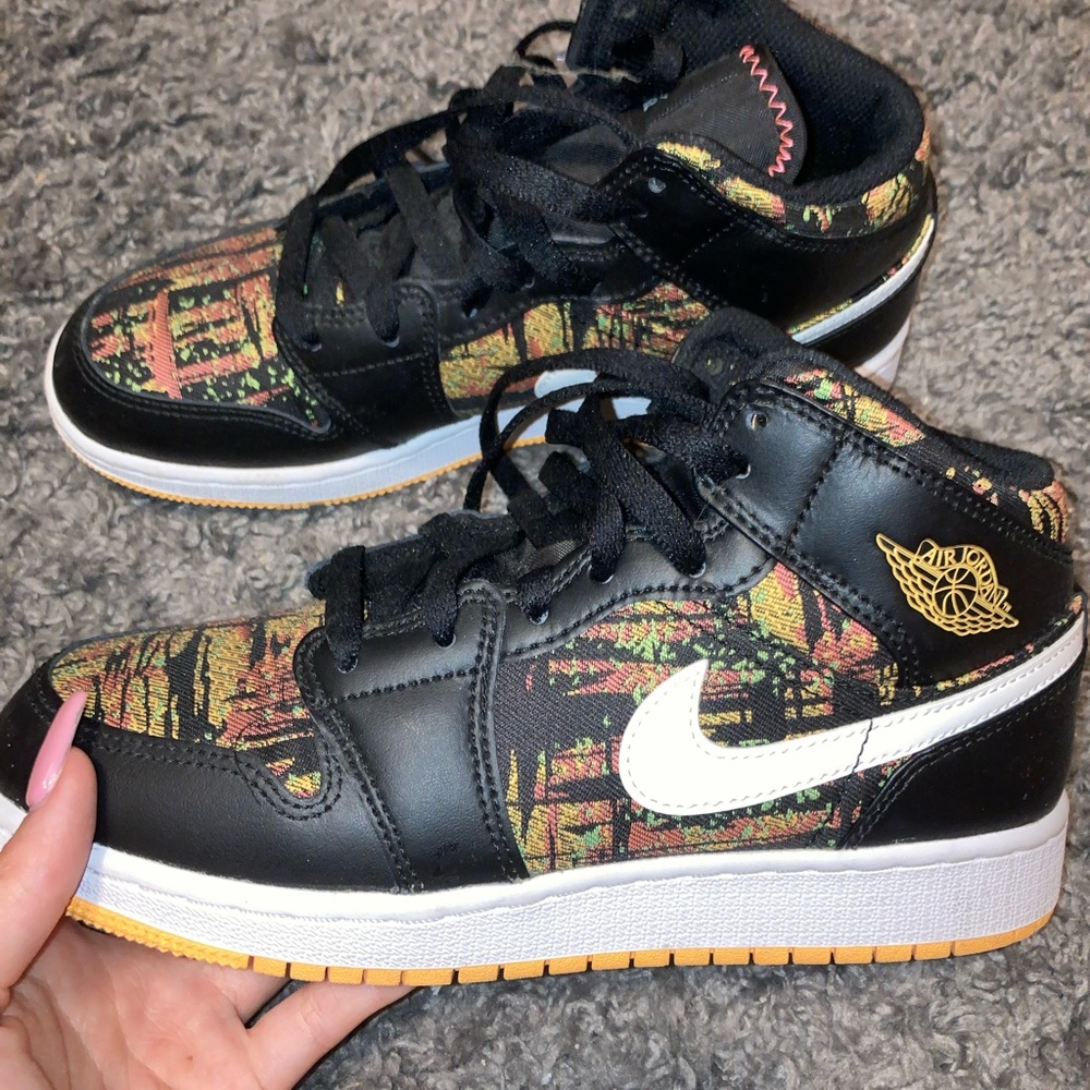 jordan 1 mid
